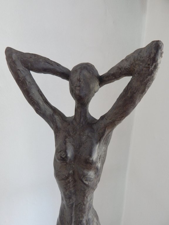 Frau Hilda - abstrakte Skulptur 88,5 cm