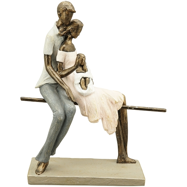 Hilda Skulptur, junge Eltern mit Baby